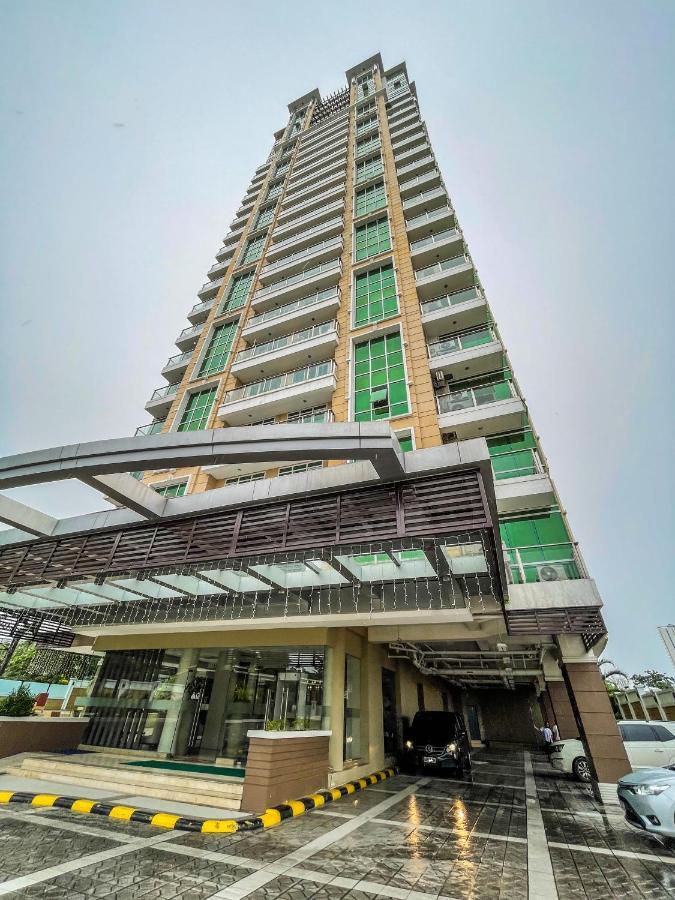 City Center- Balcony Suite Себу Экстерьер фото